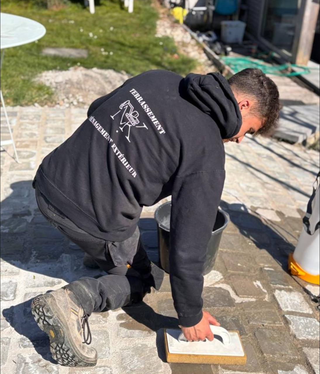 Mathis Kint au travail sur un chantier